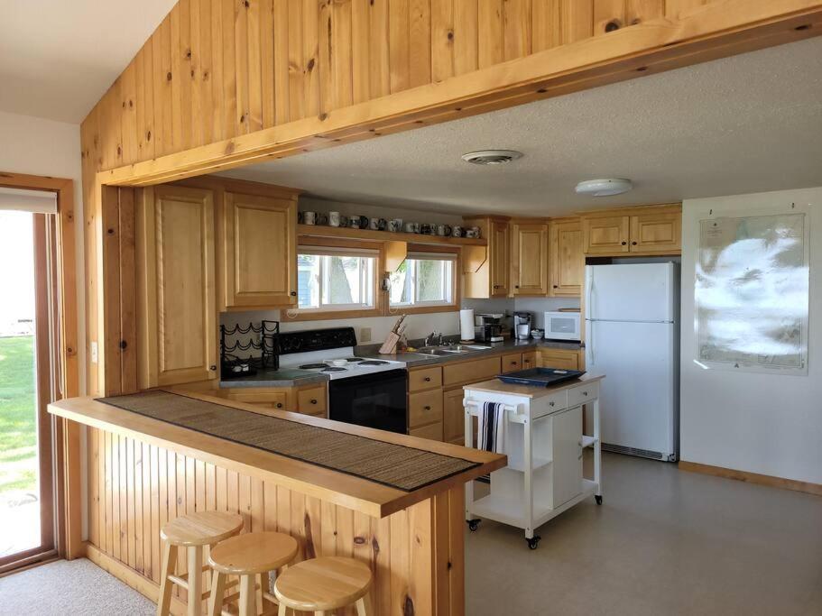 Cozy Cottage On Green Bay Bagian luar foto