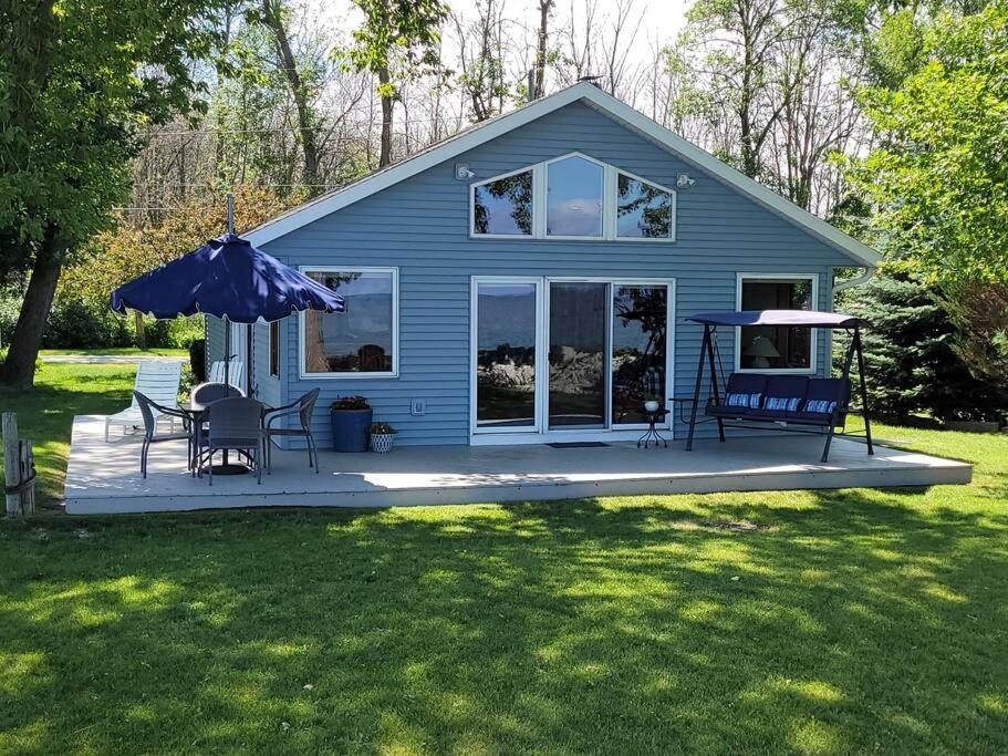 Cozy Cottage On Green Bay Bagian luar foto