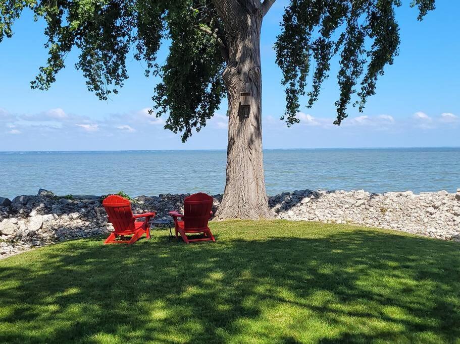 Cozy Cottage On Green Bay Bagian luar foto